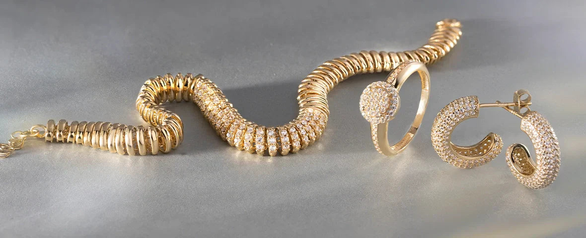 How to distinguish cubic zirconia from diamond?