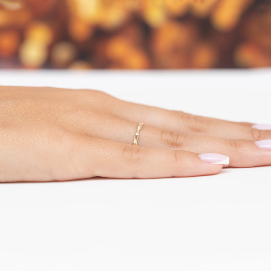 Dezenter Goldring Polygon