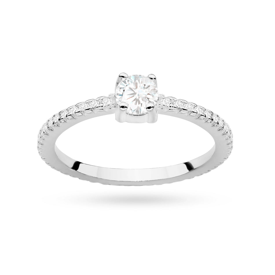 Stříbrný prsten se zirkony