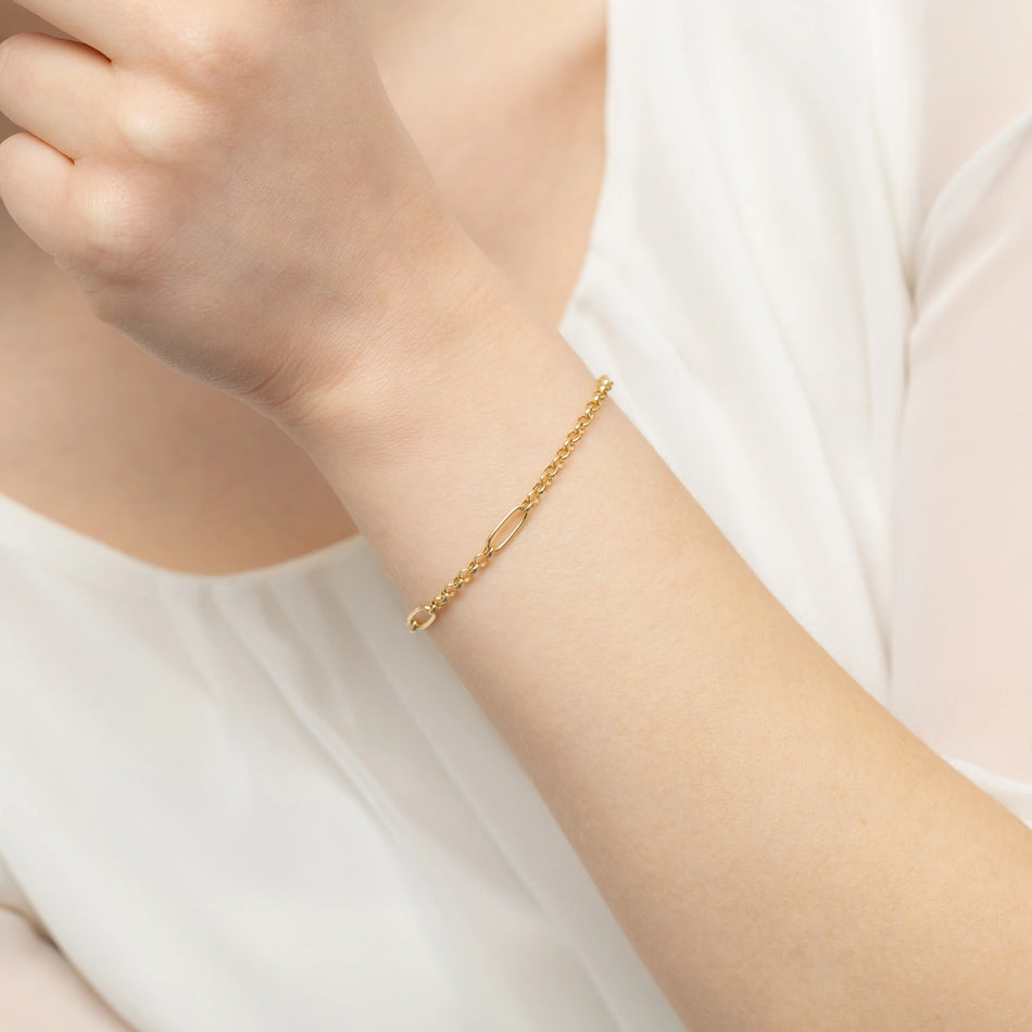 Zlatý náramok s článkami