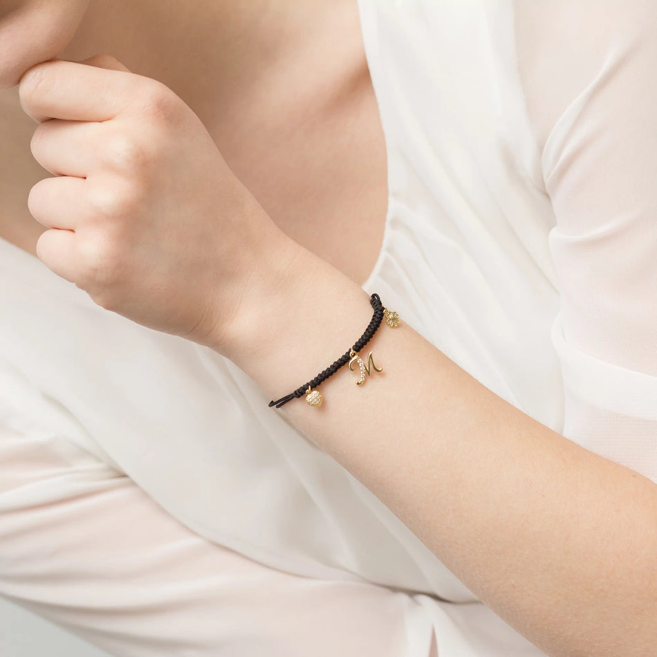 Pozlátený strieborný náramok so zirkónmi Písmeno M