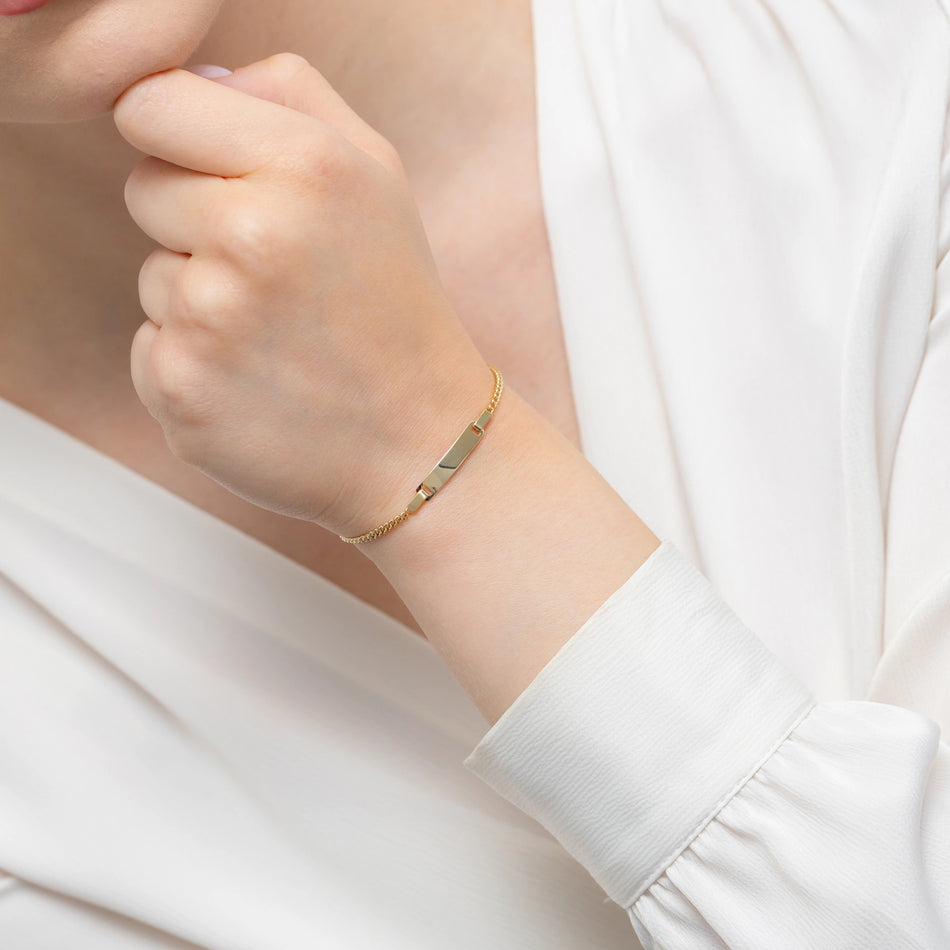 Detský zlatý náramok s platničkou na Gravírovanie