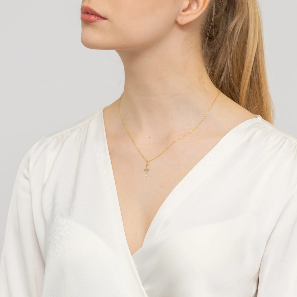 Zlatý křížový přívěsek