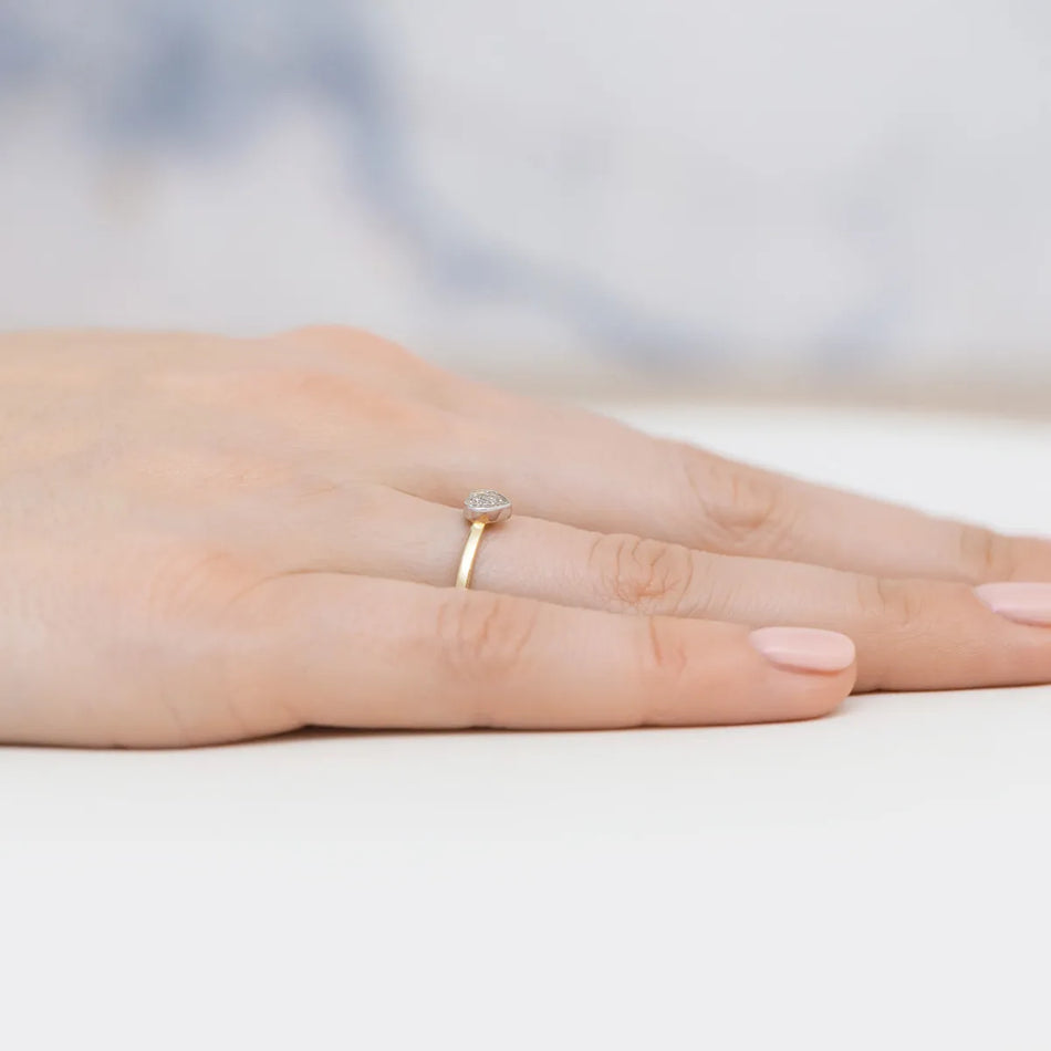 Zlatý prsteň so zirkónmi srdce