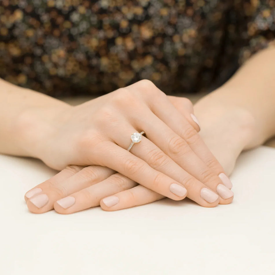 Goldring mit Zirkonia