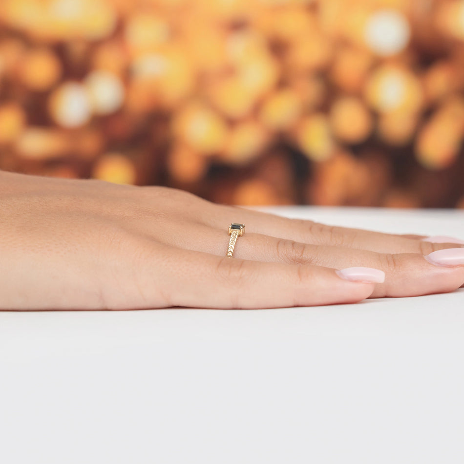 Zlatý prsteň so zirkónmi Herringbone