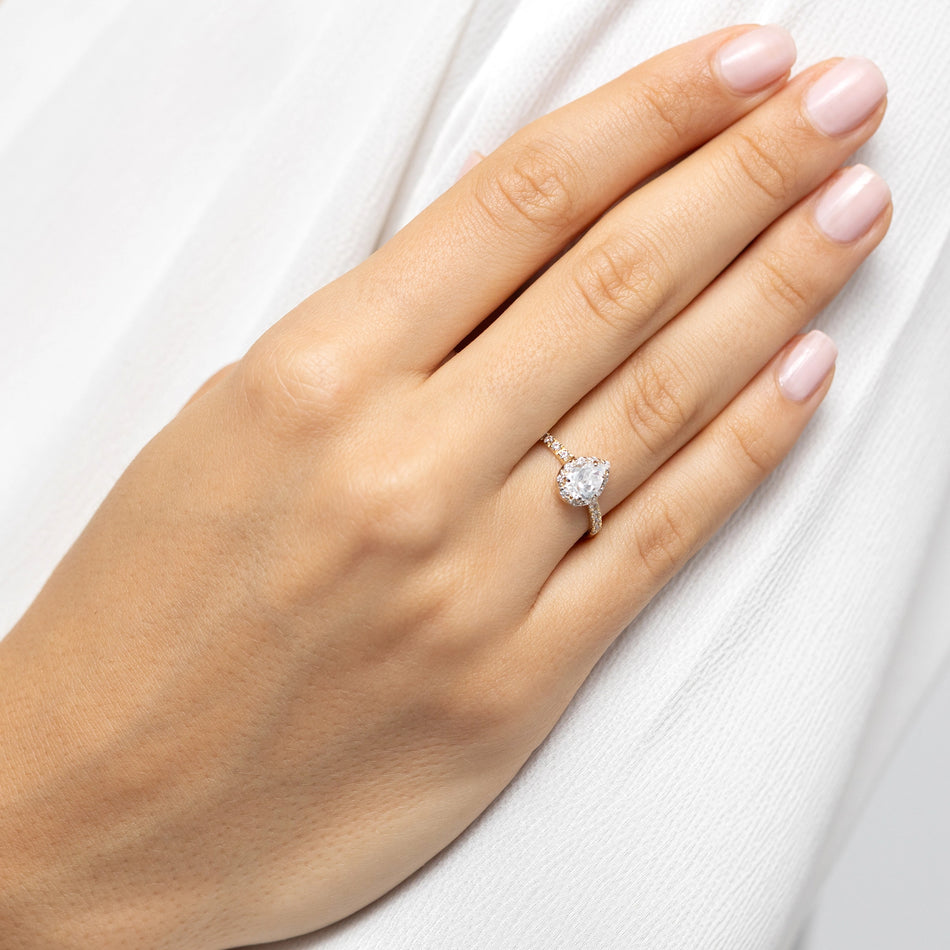 Goldring mit Zirkonia-Tropfen