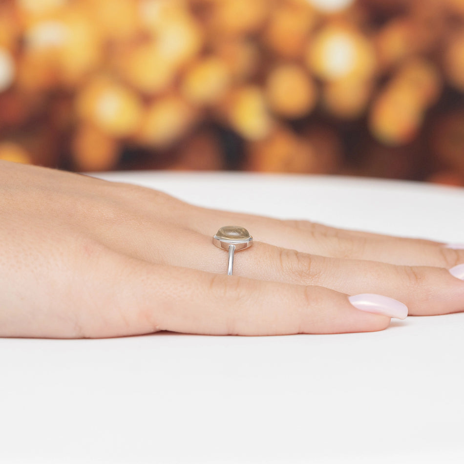 Stříbrný prsten s citrínem