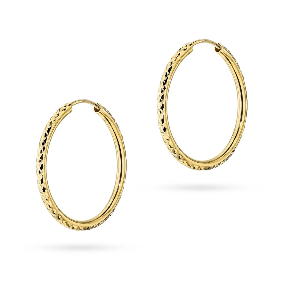 Zlaté kruhové zásuvacie náušnice