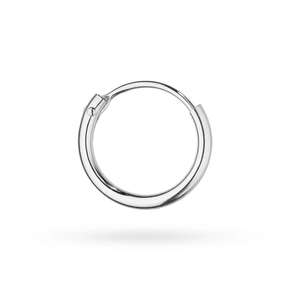 Jediný strieborný kruhové zásuvacie náušnica