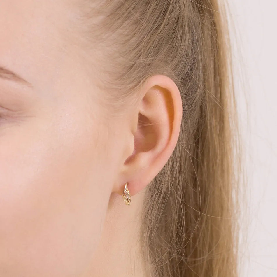 Zweifarbige Gold-Englisch-Verschluss-Ohrringe mit Zirkonia