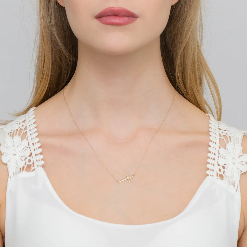 Zlatý náhrdelník s diamantom 0,005 ct