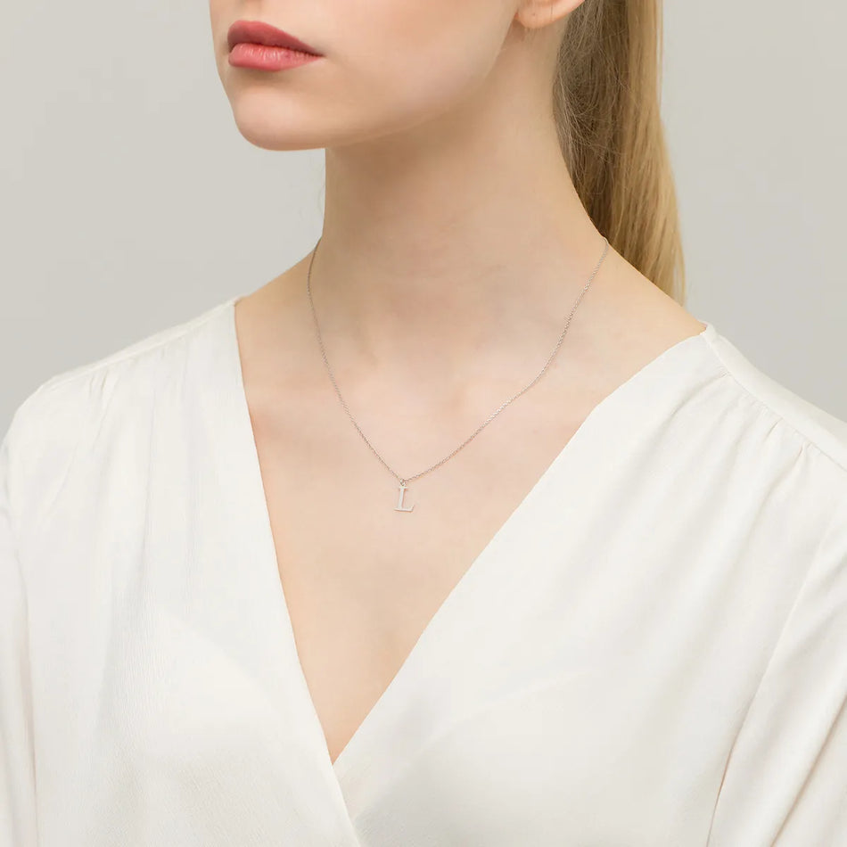 Stříbrný náhrdelník Písmeno L