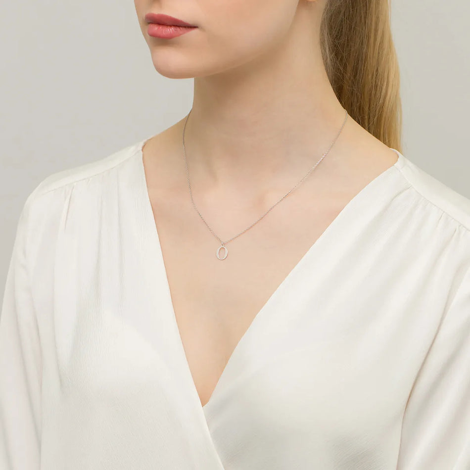 Stříbrný náhrdelník Písmeno O