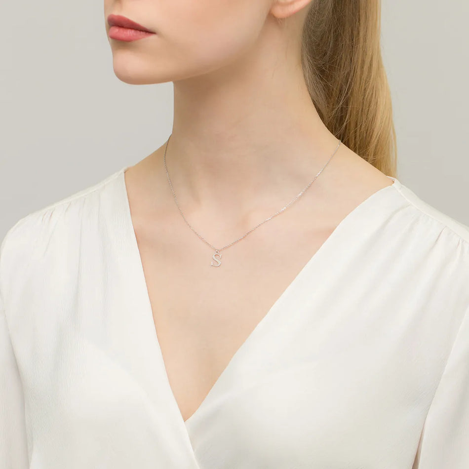 Stříbrný náhrdelník Písmeno S
