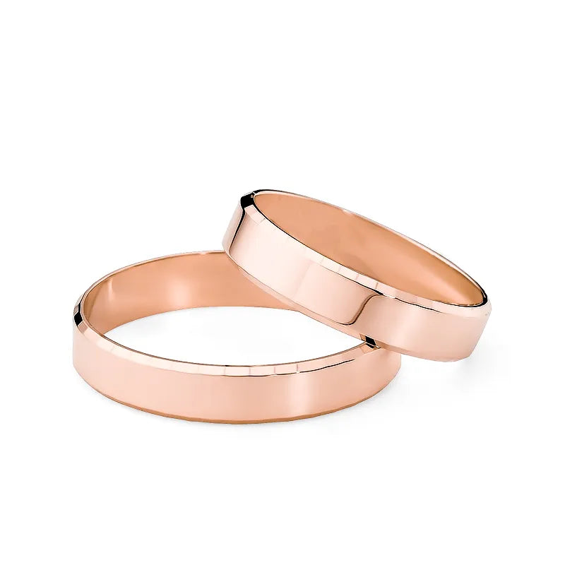 Klasické zlaté snubní prsteny s diamantově broušenými hranami 4mm