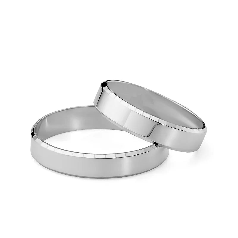 Klasické zlaté snubní prsteny s diamantově broušenými hranami 4mm