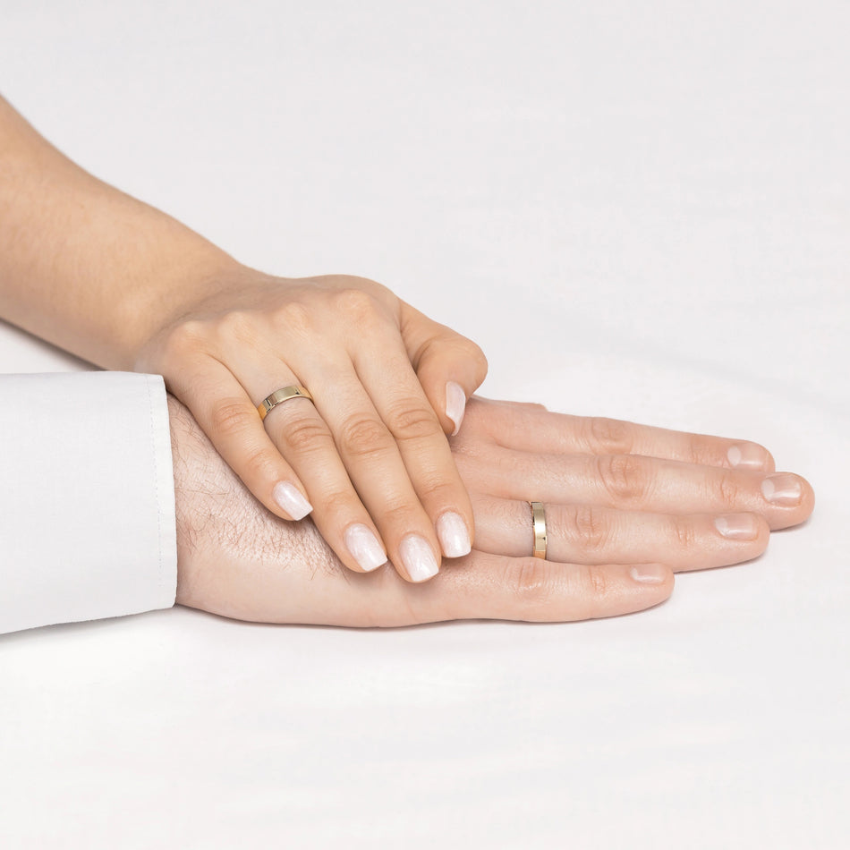 Klasické ploché fázované zlaté svadobné obrúčky prstene 4mm