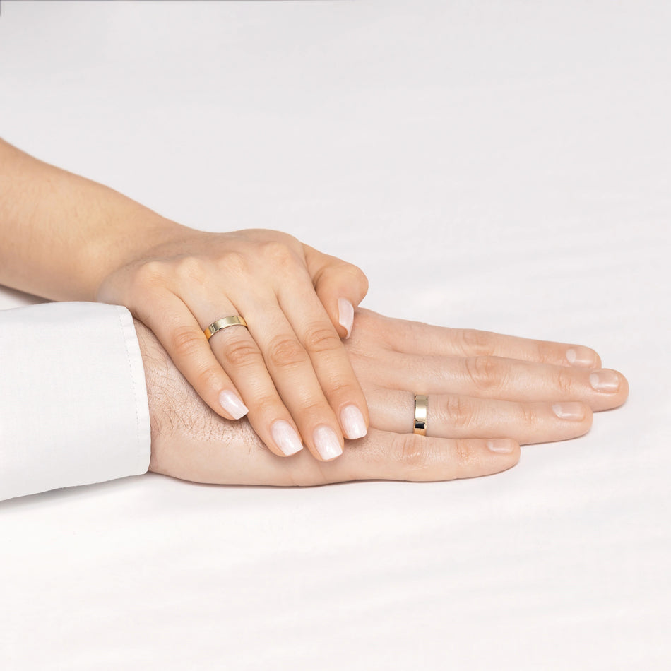 Klasické ploché fázované zlaté svadobné obrúčky prstene 4 a 5mm