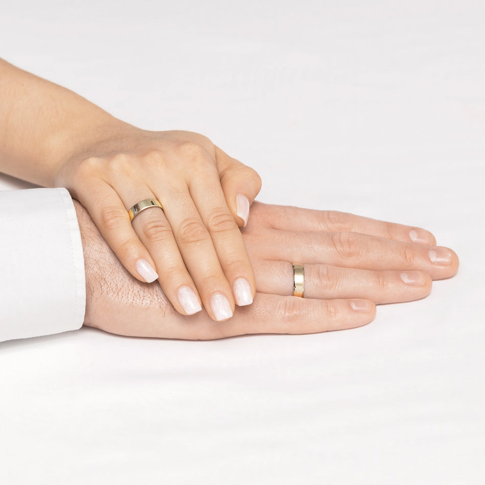 Klasické ploché snubní prsteny se zlatou drážkou 5mm