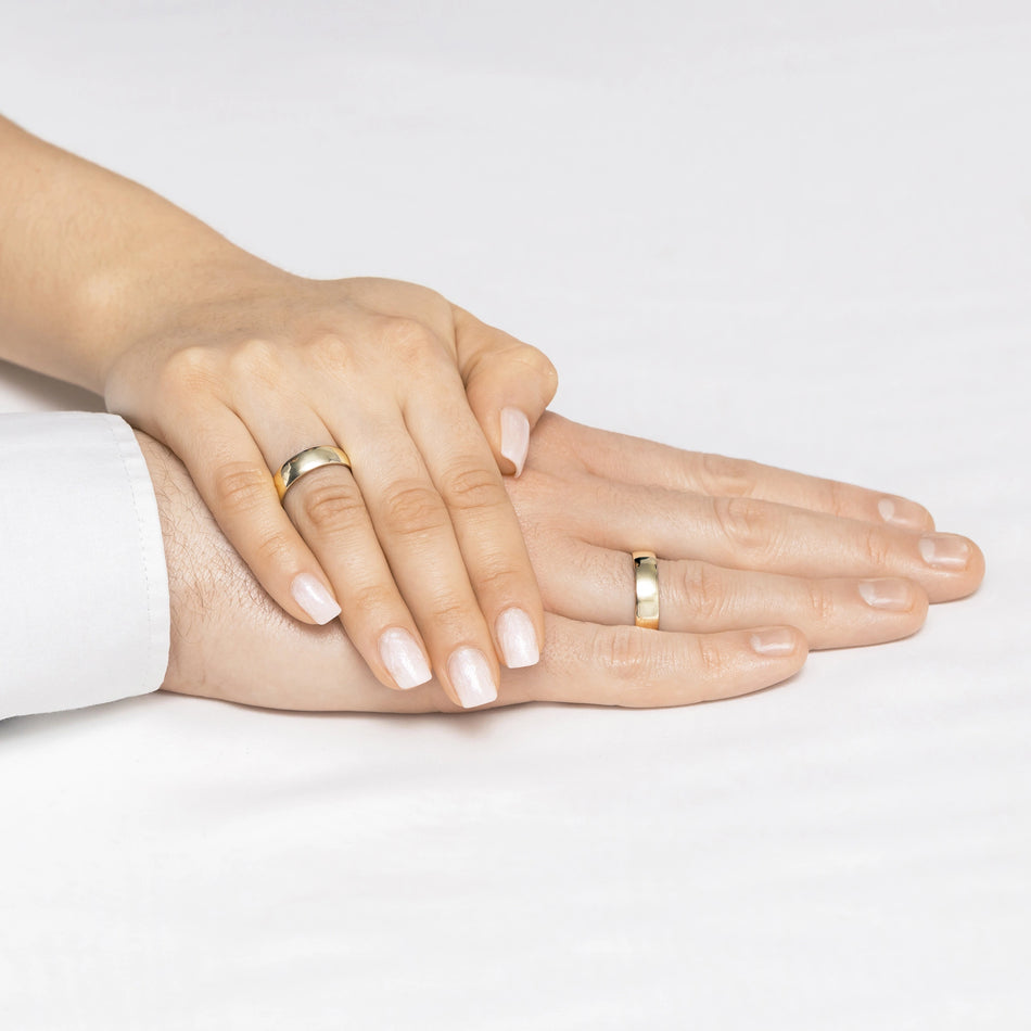 Klassische leicht abgerundete Gold Eheringe 6mm