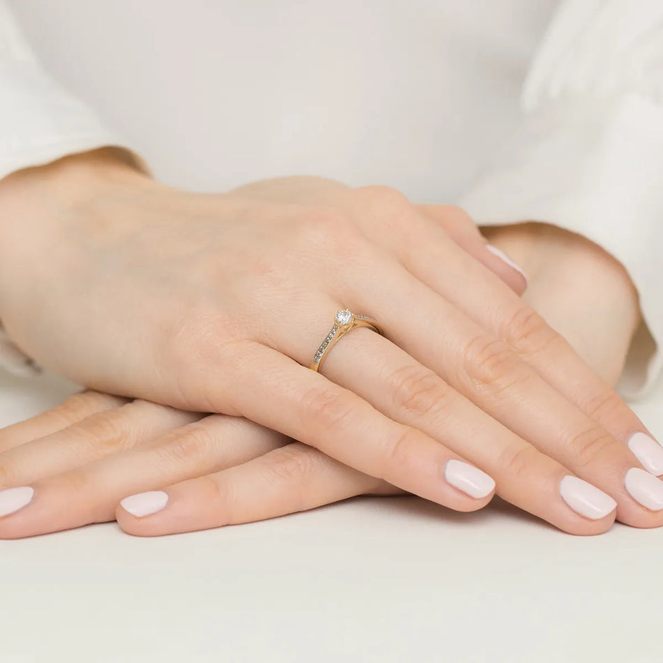 Zlatý prsteň s diamantmi 0,20 ct a 0,092 ct