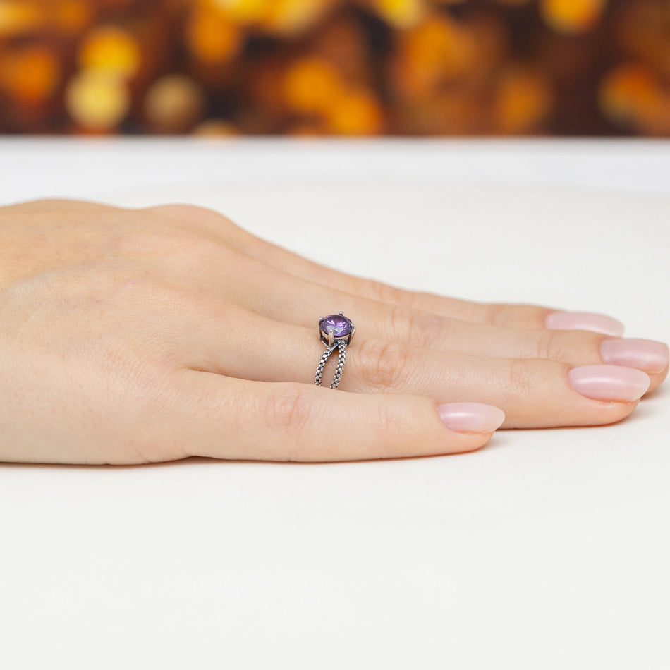 Stříbrný prsten se zirkony