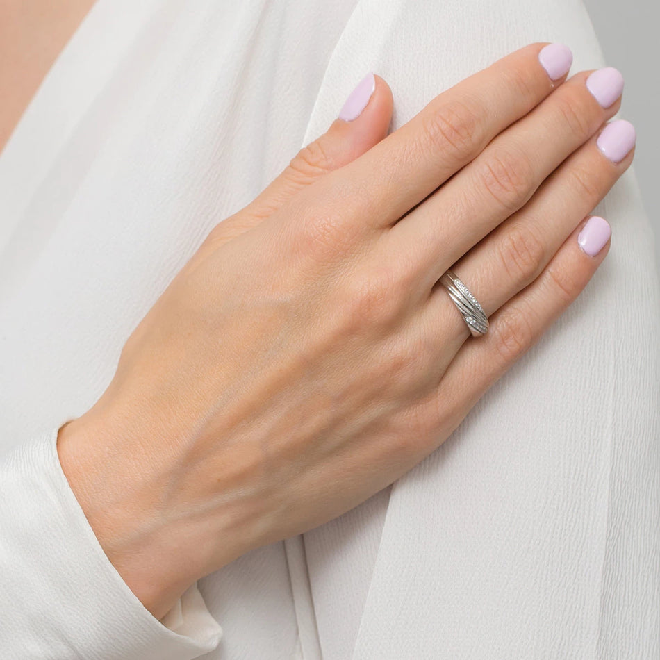 Stříbrný prsten se zirkony