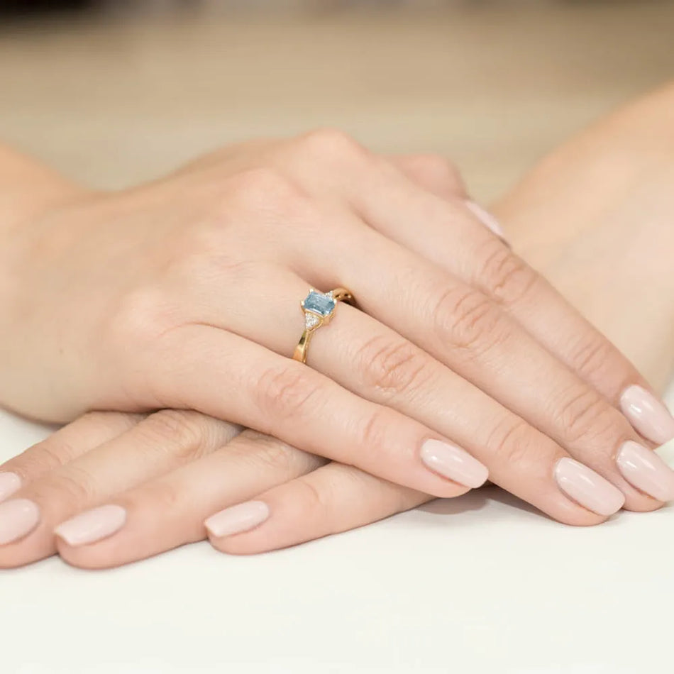 Goldring mit 0,65 ct Topas und Diamanten