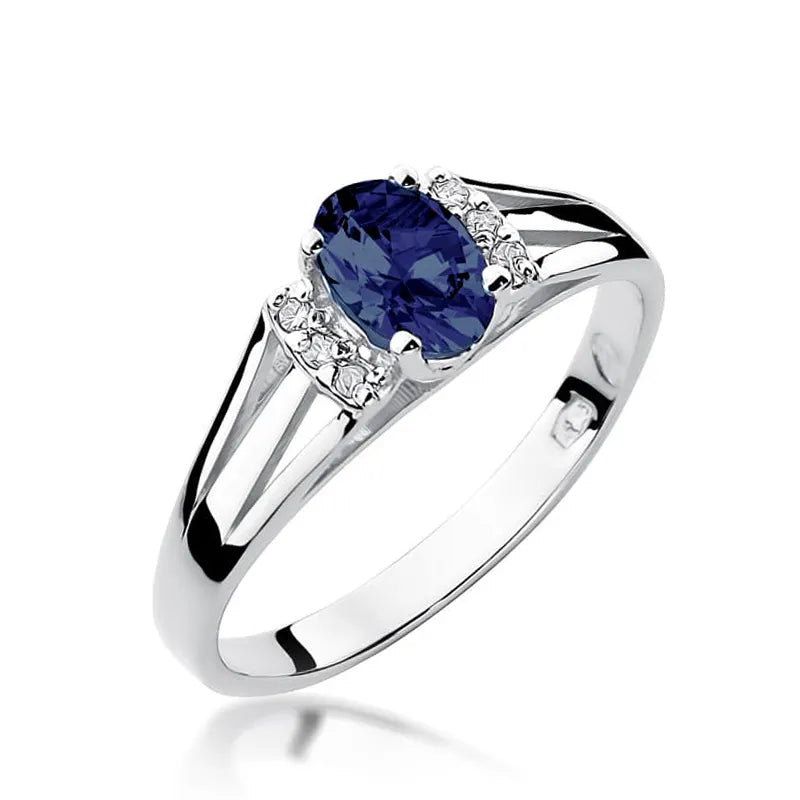 Gold Ring with 0.70ct Sapphire and 0.052ct Diamonds