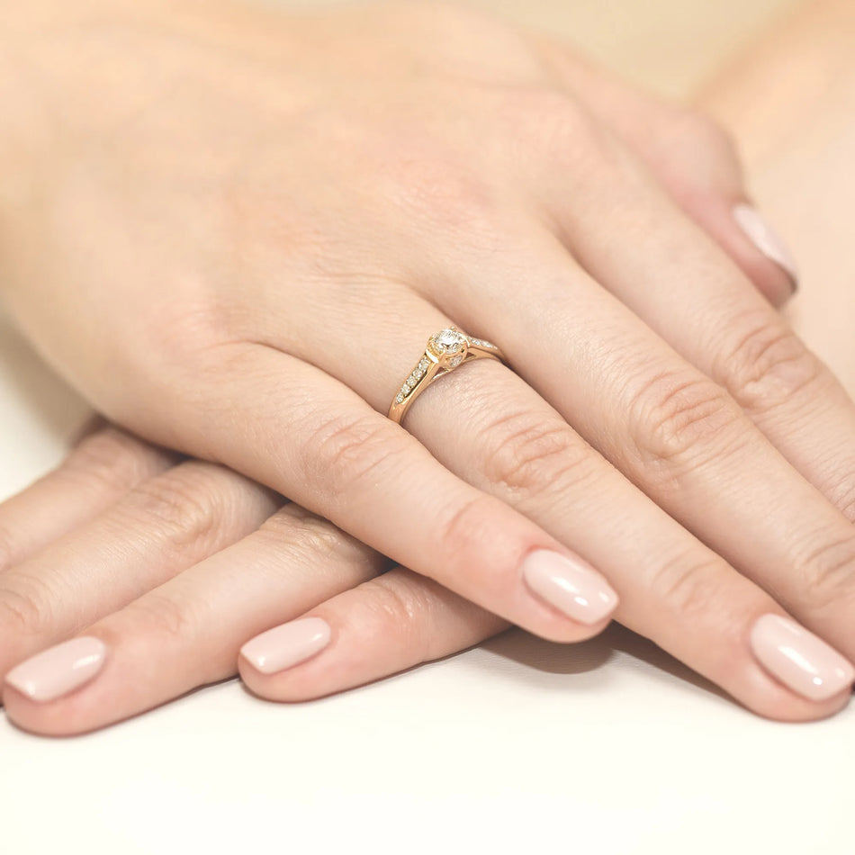 Zlatý prsteň s diamantmi 0,23 ct a 0,103 ct