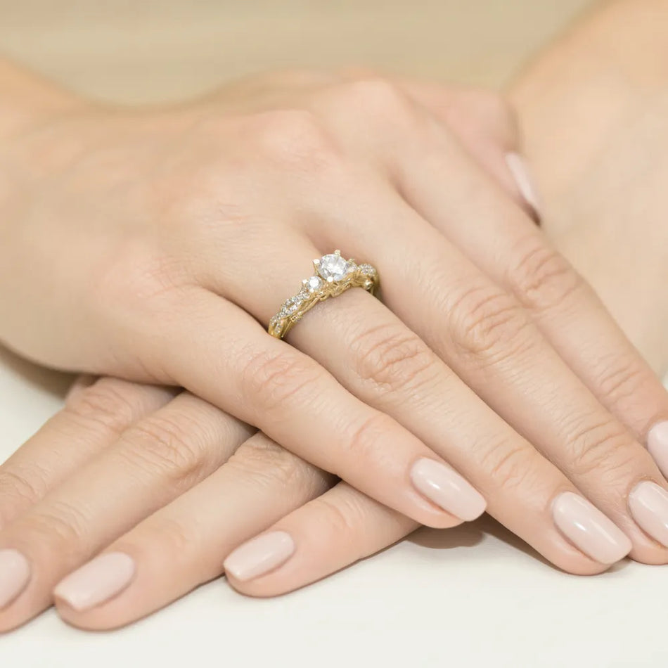 Gold Ring with 0.70ct and 0.339ct Diamonds