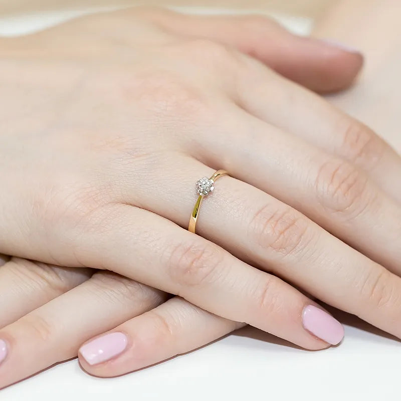 Goldring mit 0,10 ct Diamant