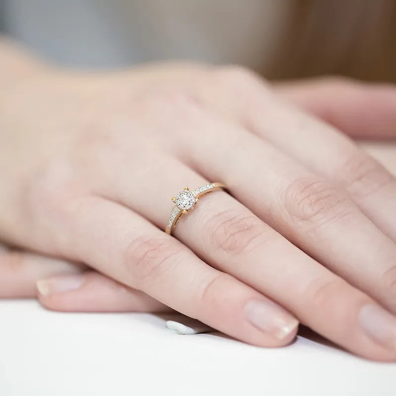 Zlatý prsten s diamanty 0,04 ct a 0,08 ct