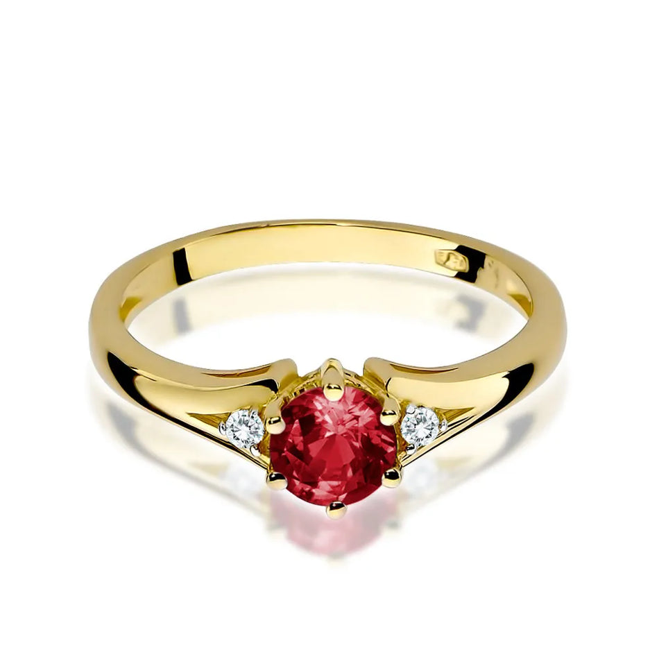 Gold Ring with 0.60ct Garnet and Diamonds