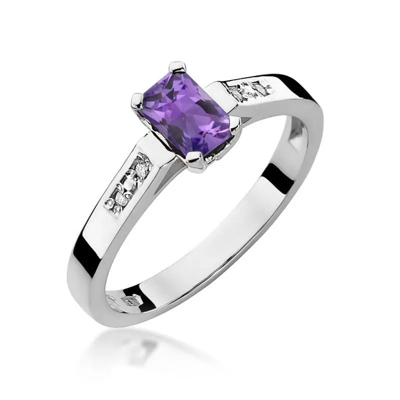 Gold Ring with 0.50ct Amethyst and 0.04ct Diamonds