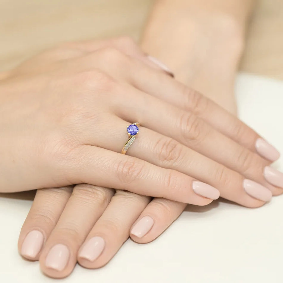 Gold Ring with 0.50ct Tansanit and 0.05ct Diamonds