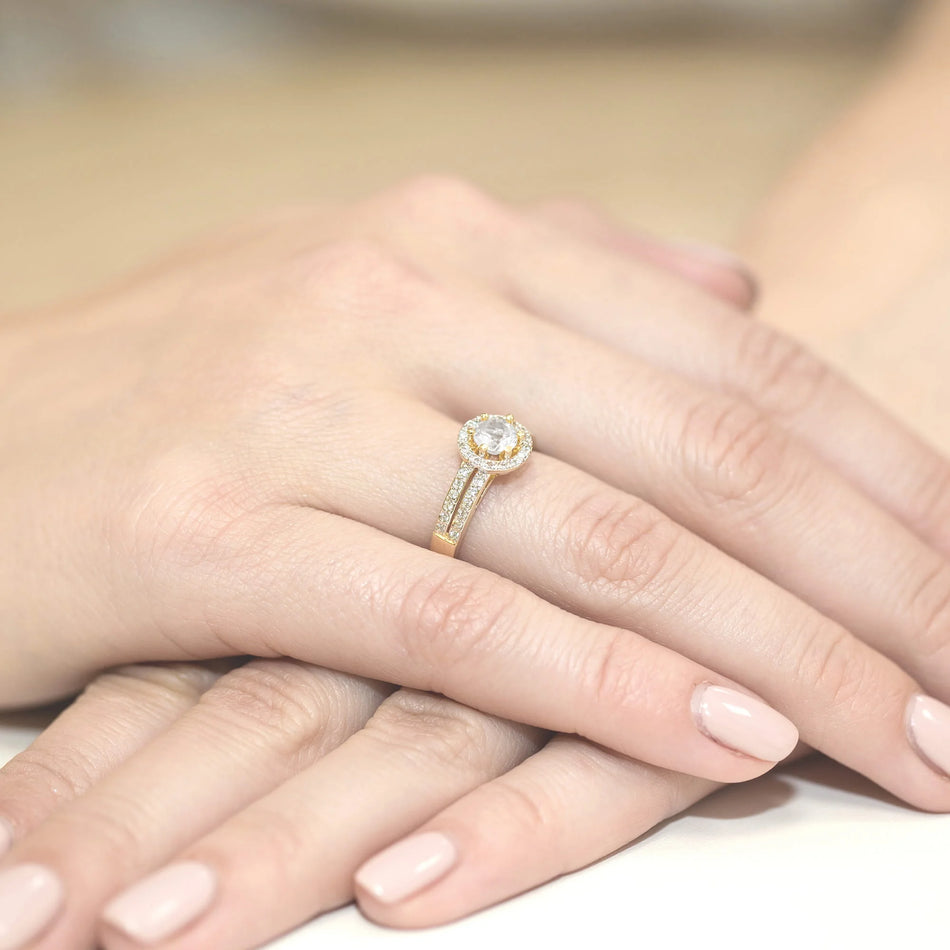 Zlatý prsten s 0,50ct a 0,20ct laboratorně pěstovanými diamanty