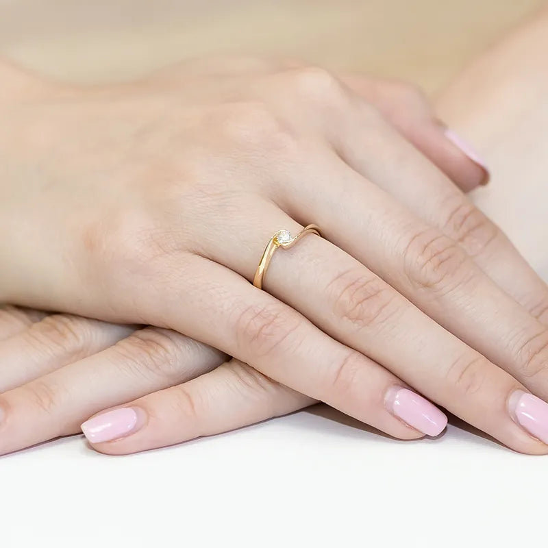 Goldring mit 0,13 ct Diamant