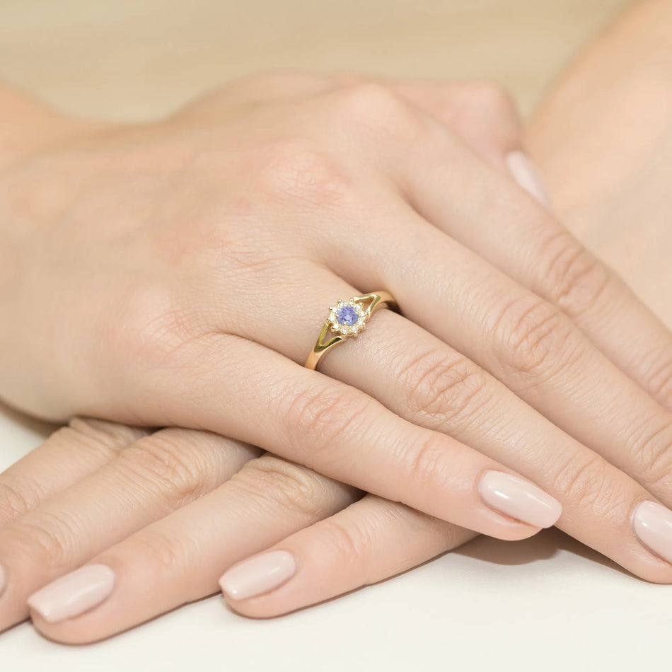 Zlatý prsten s 0,15ct tanzanitem a 0,086ct diamanty