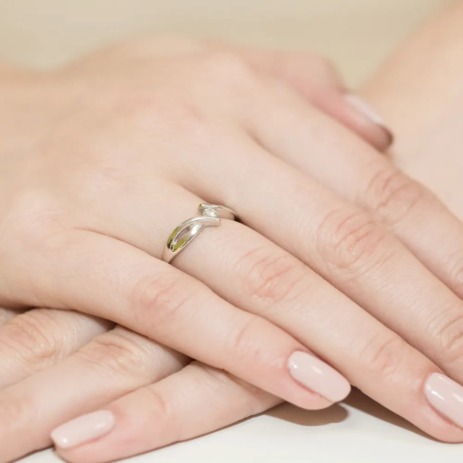 Zlatý prsten s diamantem 0,10 ct