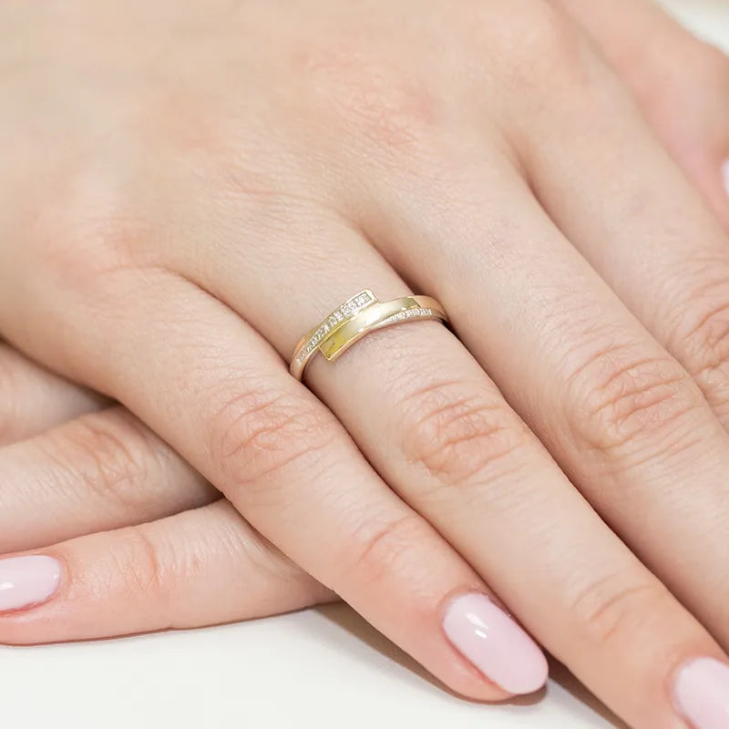 Zlatý prsten s diamanty 0,015 ct