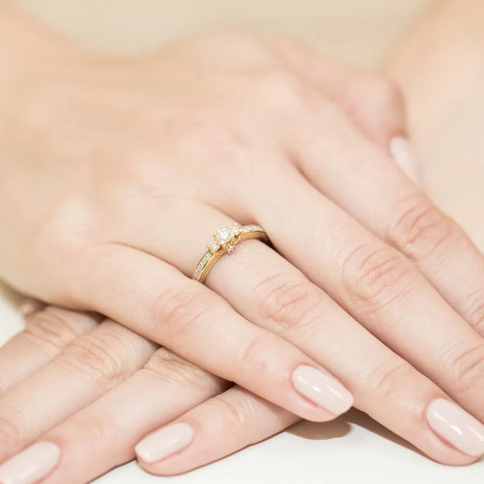 Zlatý prsteň s diamantmi 0,20 ct a 0,215 ct