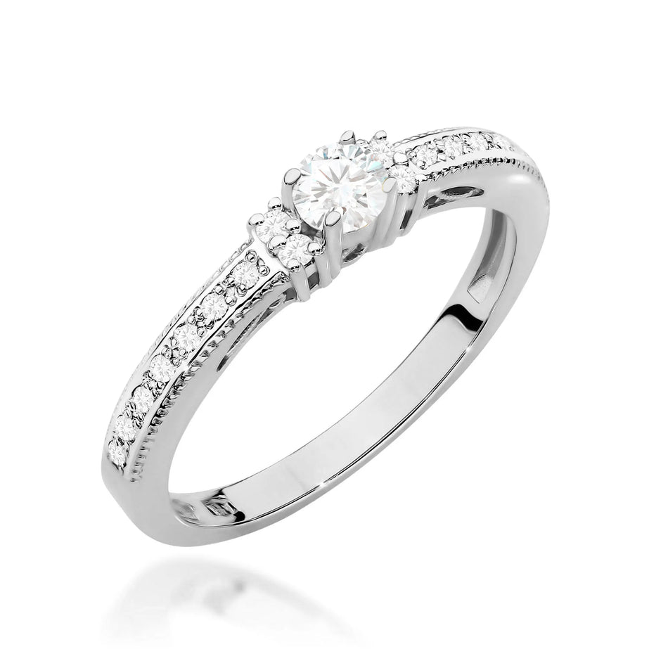 Goldring mit 0,13 ct und 0,104 ct Diamanten