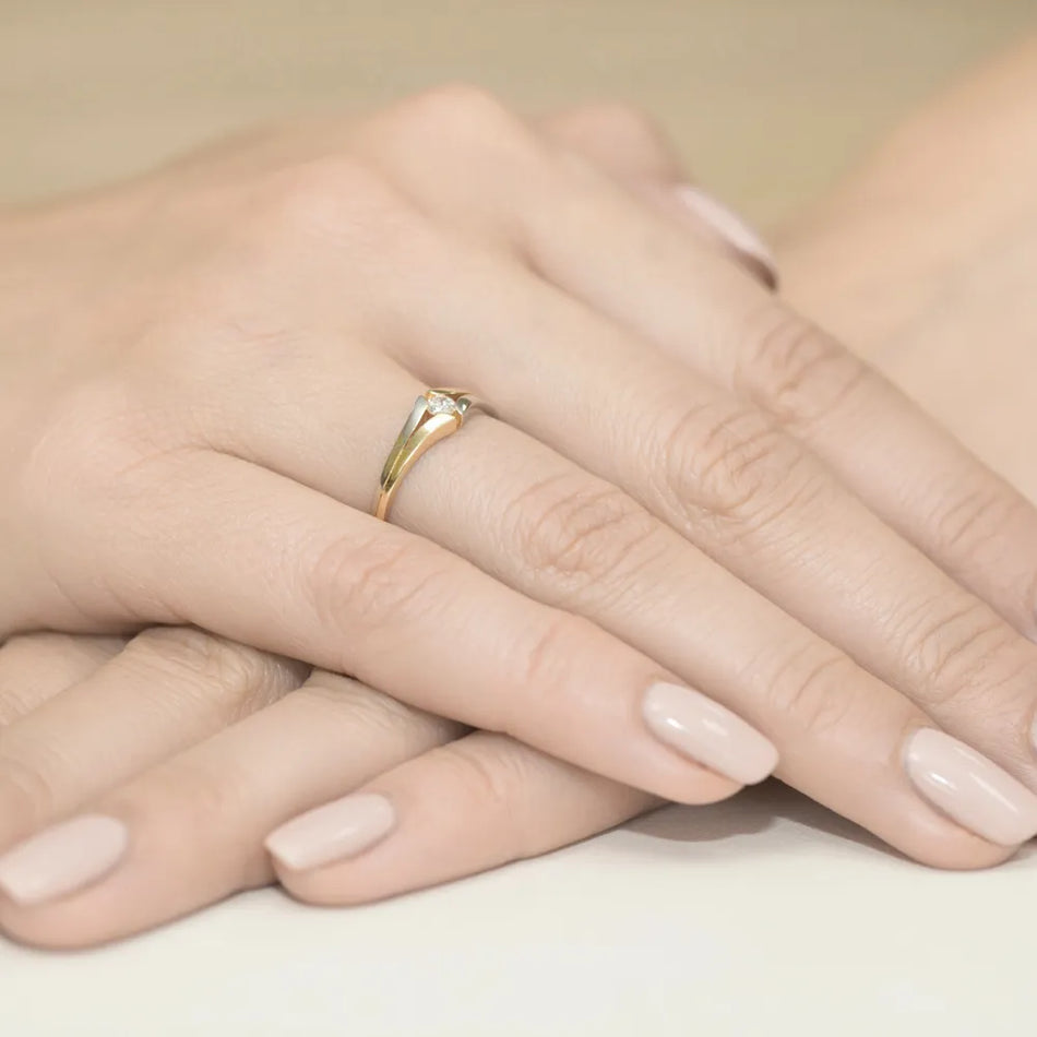 Gold Ring with 0.08ct Diamond