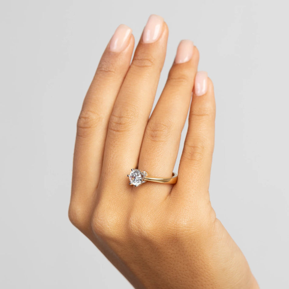 Zlatý prsteň s 1.00ct laboratórnym diamantom