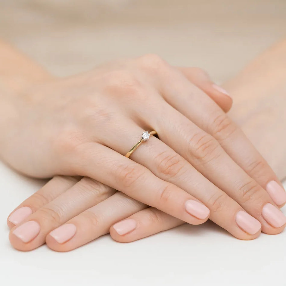 Goldring mit 0,01 ct Diamant