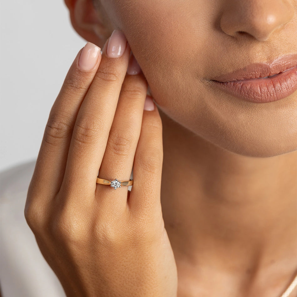 Zlatý prsten s diamantem 0,30 ct