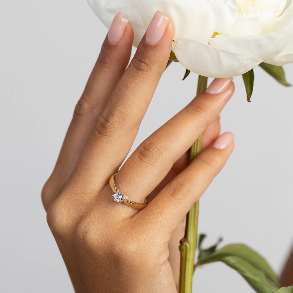 Zlatý prsten s 0,30ct laboratorním diamantem