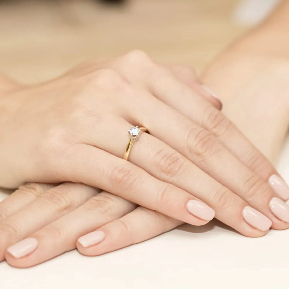 Goldring mit 0,25 ct Labrodiamanten